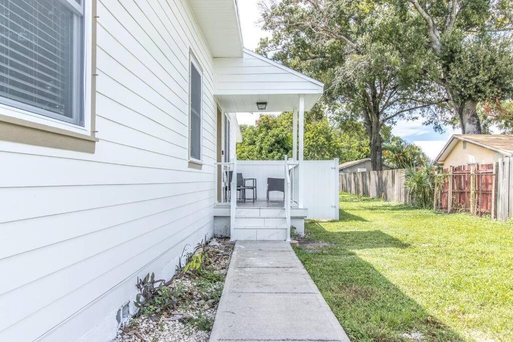 2Br Spacious House In Heart Of West Tampa Luaran gambar